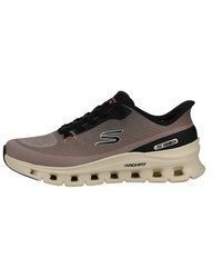 braune Sportschuhe von Skechers