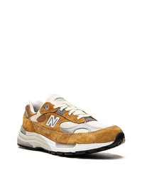 braune Sportschuhe von New Balance