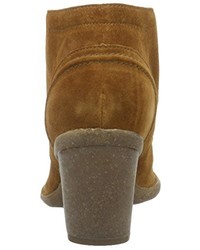 braune Stiefel von Clarks