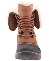 braune Stiefel von Crocs