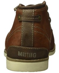 braune Stiefel von Mustang