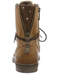 braune Stiefel von Mustang