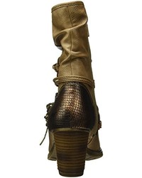 braune Stiefel von Mustang