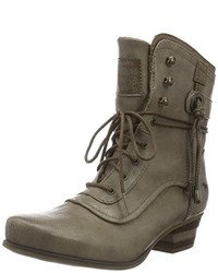 braune Stiefel von Mustang