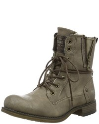 braune Stiefel von Mustang