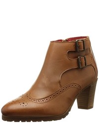 braune Stiefel von Pastelle