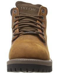 braune Stiefel von Skechers