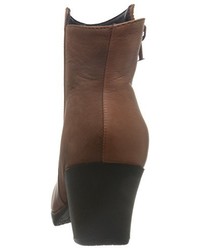 braune Stiefel von TBS