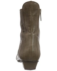 braune Stiefel von Tiggers