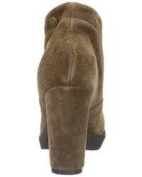 braune Stiefel von XTI