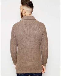 braune Strickjacke mit einem Schalkragen von Asos