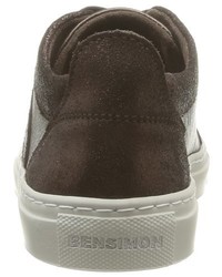 braune Turnschuhe von Bensimon