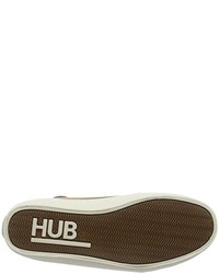 braune Turnschuhe von Hub