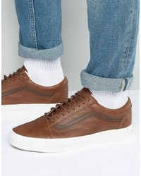 braune Turnschuhe von Vans