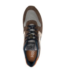 braune Wildleder niedrige Sneakers von Hogan