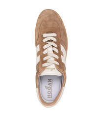 braune Wildleder niedrige Sneakers von Hogan