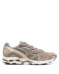 braune Wildleder niedrige Sneakers von Mizuno