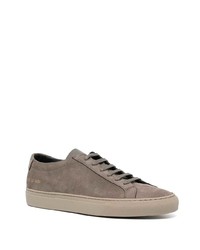 braune Wildleder niedrige Sneakers von Common Projects