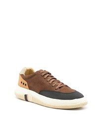 braune Wildleder niedrige Sneakers von OSKLEN