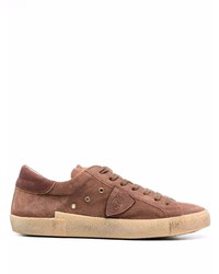 braune Wildleder niedrige Sneakers von Philippe Model Paris