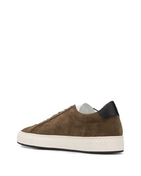 braune Wildleder niedrige Sneakers von Common Projects