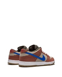 braune Wildleder niedrige Sneakers von Nike