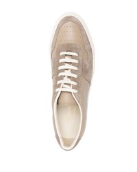 braune Wildleder niedrige Sneakers von Common Projects