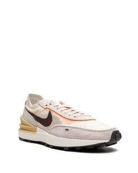 braune Wildleder niedrige Sneakers von Nike