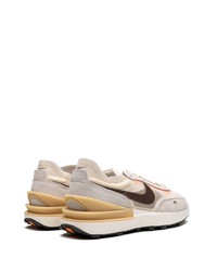 braune Wildleder niedrige Sneakers von Nike