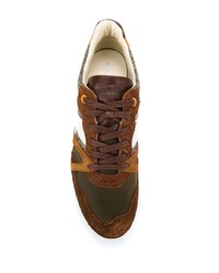 braune Wildleder Sportschuhe von Diadora