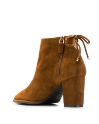 braune Wildleder Stiefeletten von Stuart Weitzman