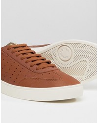 braune Wildleder Turnschuhe von Fred Perry