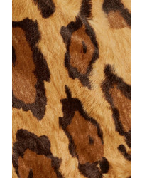 brauner Pelz mit Leopardenmuster