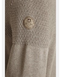 brauner Pullover mit einem Schalkragen von Jan Vanderstorm