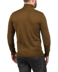 brauner Pullover mit einem zugeknöpften Kragen von BLEND