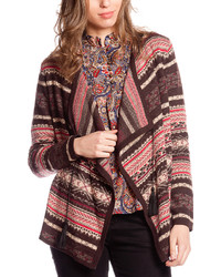 brauner Pullover mit geometrischem Muster