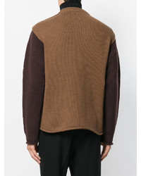 brauner Strick Pullover mit einem Rundhalsausschnitt von J.W.Anderson