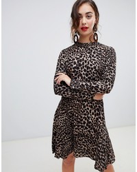 braunes ausgestelltes Kleid mit Leopardenmuster