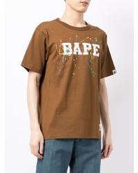 braunes bedrucktes T-Shirt mit einem Rundhalsausschnitt von A Bathing Ape