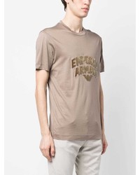 braunes bedrucktes T-Shirt mit einem Rundhalsausschnitt von Emporio Armani