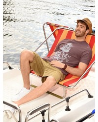 braunes bedrucktes T-Shirt mit einem Rundhalsausschnitt von MEN PLUS BY HAPPY SIZE