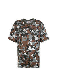 braunes Camouflage T-Shirt mit einem Rundhalsausschnitt von À La Garçonne