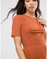 braunes Spitzekleid von Asos