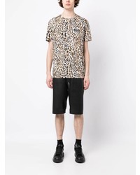 braunes T-Shirt mit einem Rundhalsausschnitt mit Leopardenmuster von Moschino