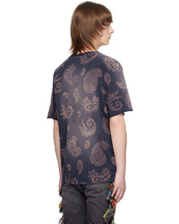 braunes T-Shirt mit einem Rundhalsausschnitt mit Paisley-Muster von Alchemist