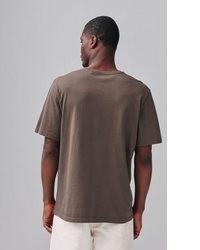 braunes T-Shirt mit einem V-Ausschnitt von next