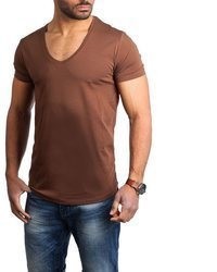 braunes T-Shirt mit einem V-Ausschnitt von Young & Rich