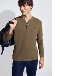 braunes T-shirt mit einer Knopfleiste von STREET ONE MEN