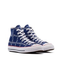 dunkelblaue bedruckte hohe Sneakers aus Segeltuch von Converse