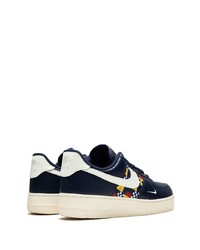 dunkelblaue bedruckte Leder niedrige Sneakers von Nike